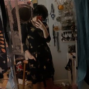 Bee dress with pockets